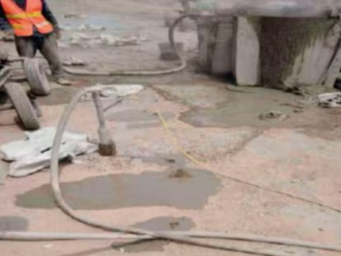 都匀水泥混凝土路面板底注浆技术 路面脱空注浆整治方案